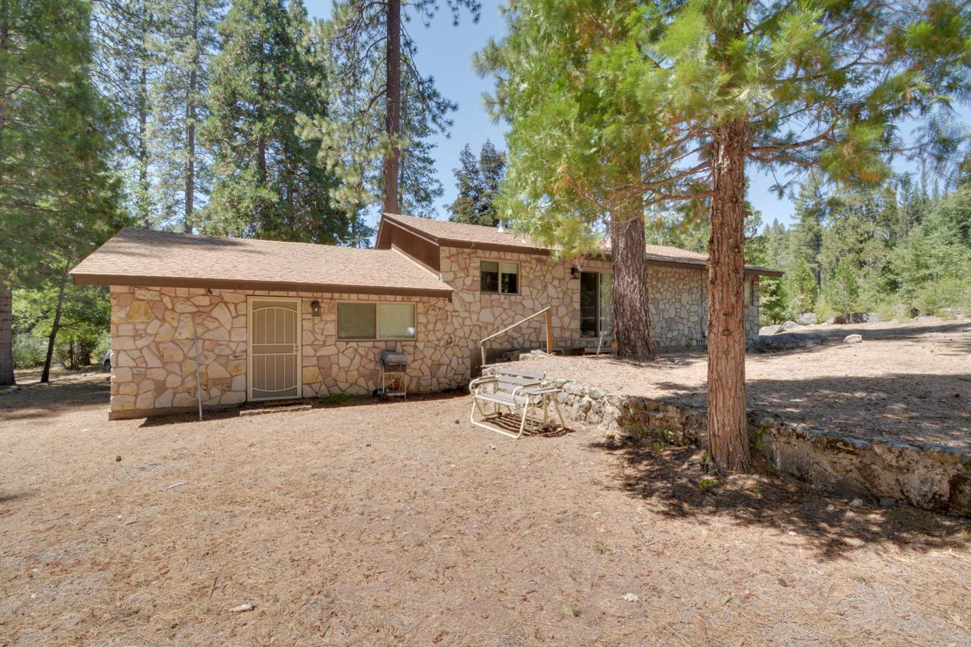 Riverfront Near Yosemite National Park! Casa vacanze