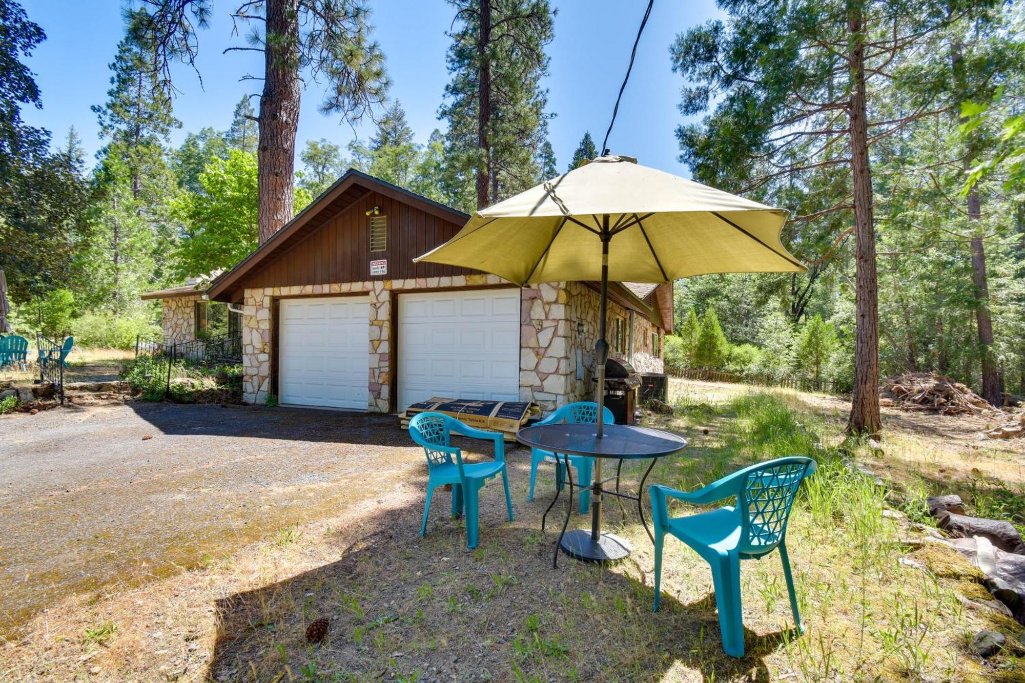 Riverfront Near Yosemite National Park!