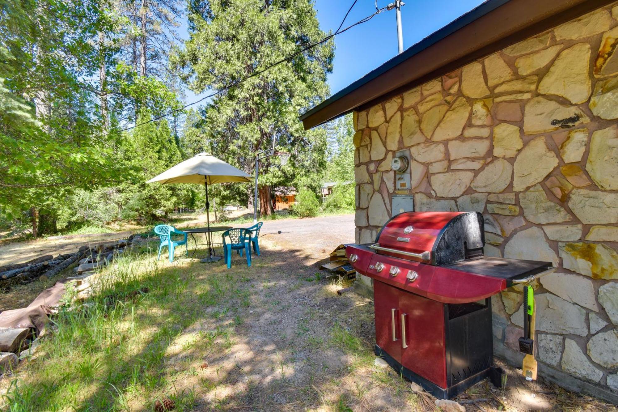 Riverfront Near Yosemite National Park! Holiday home *